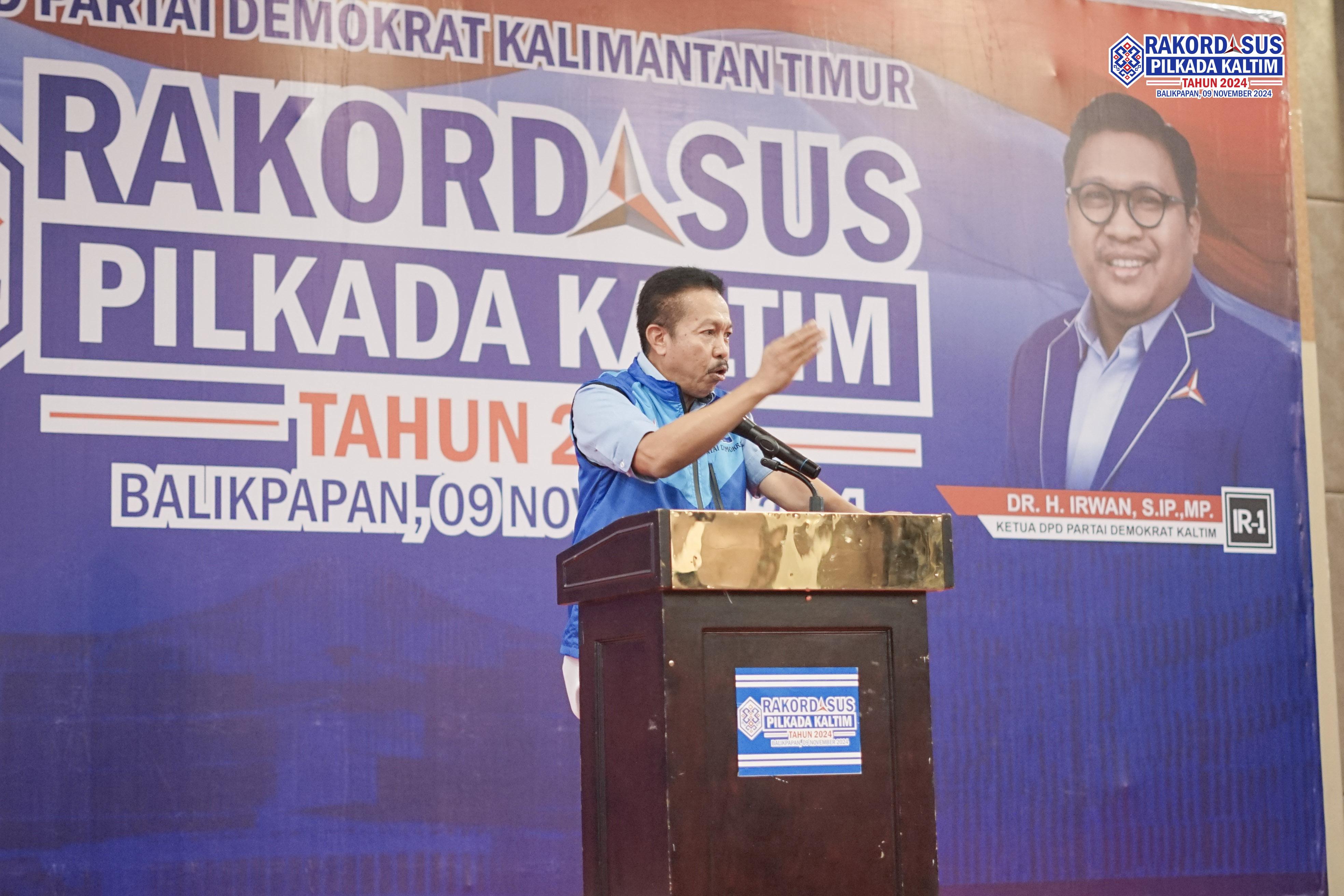 Ketua Satgas Kalimantan yang juga Ketua Wantim DPP Partai Demokrat Sarjan Taher membuka Rakordasus DPD PD Kaltim konsolidasi pemenangan Pilkada di Balikpapan, Kaltim.